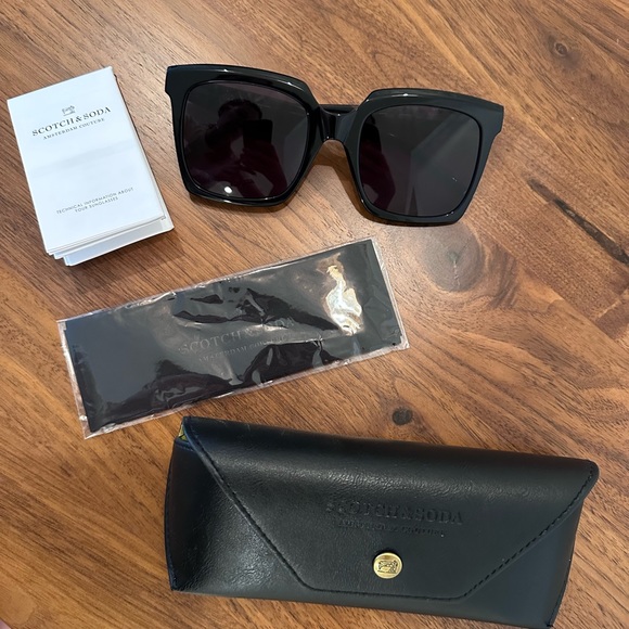 Scotch & Soda Sunglasses - Holly Oversized Sunglasses - Picture 3 of 11